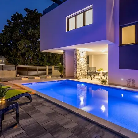 Ema With Private Heated Pool Villa Kaštela