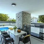 Βίλα Ema With Private Heated Pool