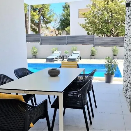 Βίλα Ema With Private Heated Pool