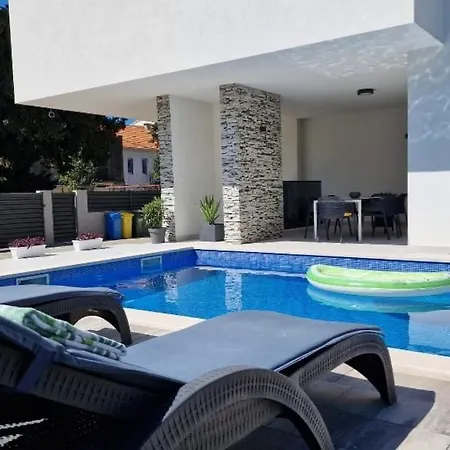 Ema With Private Heated Pool *