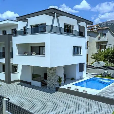Βίλα Ema With Private Heated Pool *