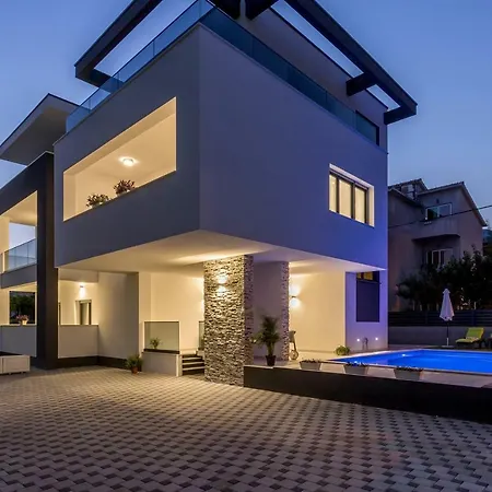 Villa Ema With Private Heated Pool